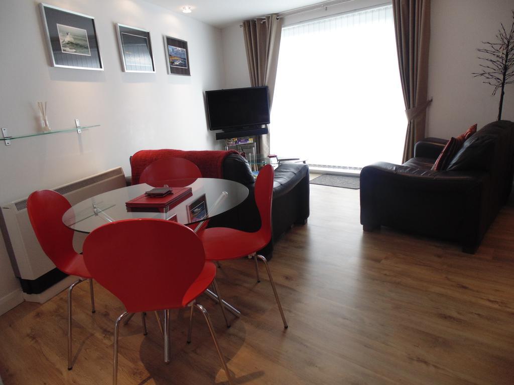 Awel Y Mor Apartment ลาแนคลี ภายนอก รูปภาพ